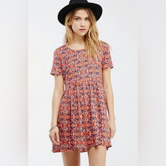 Cross back abstract print dress size medium - Picture 1 of 6